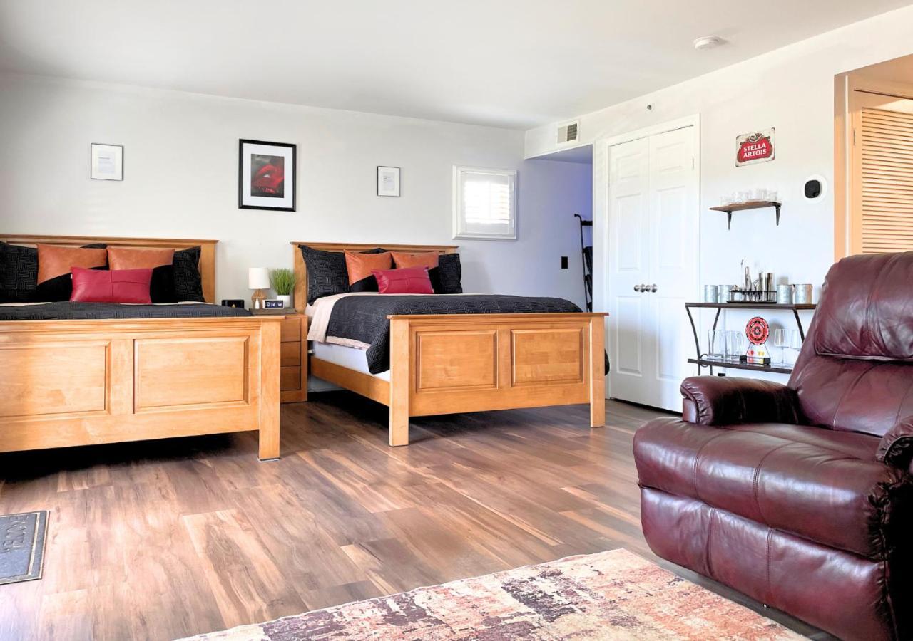 Getaway Villa- 3 Mins To Mohegan- Fully Stocked With Two Full Beds & Fireplace- Jacuzzi, Saltwater Pools, Sauna Norwich Esterno foto